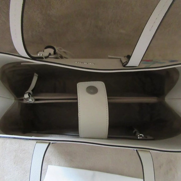 Calvin Klein tote - Picture 6 of 7